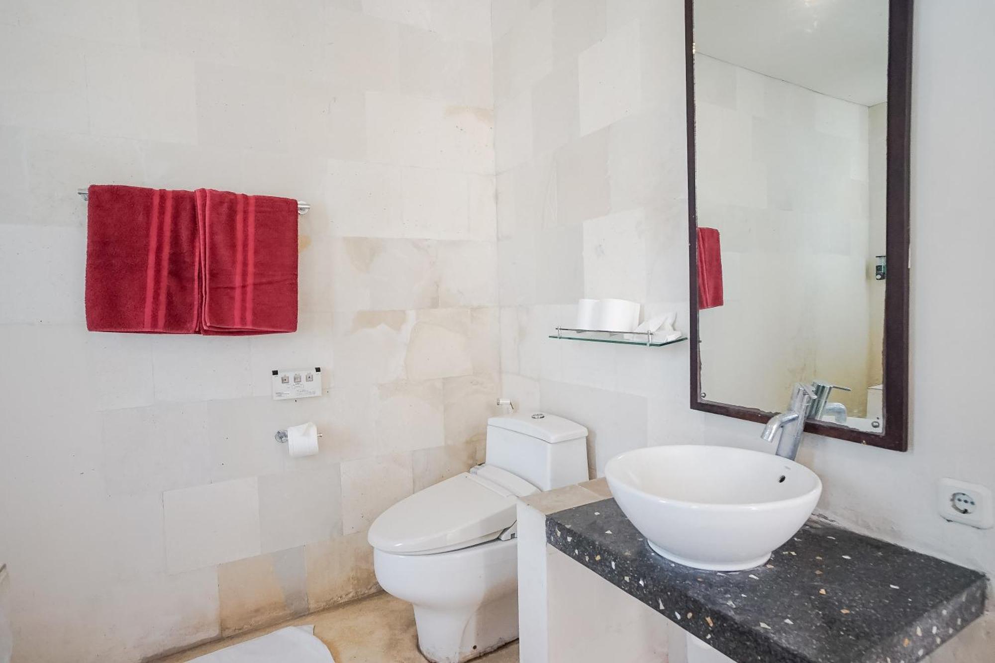 Queen Rose Villa & Spa Jimbaran  Exterior photo