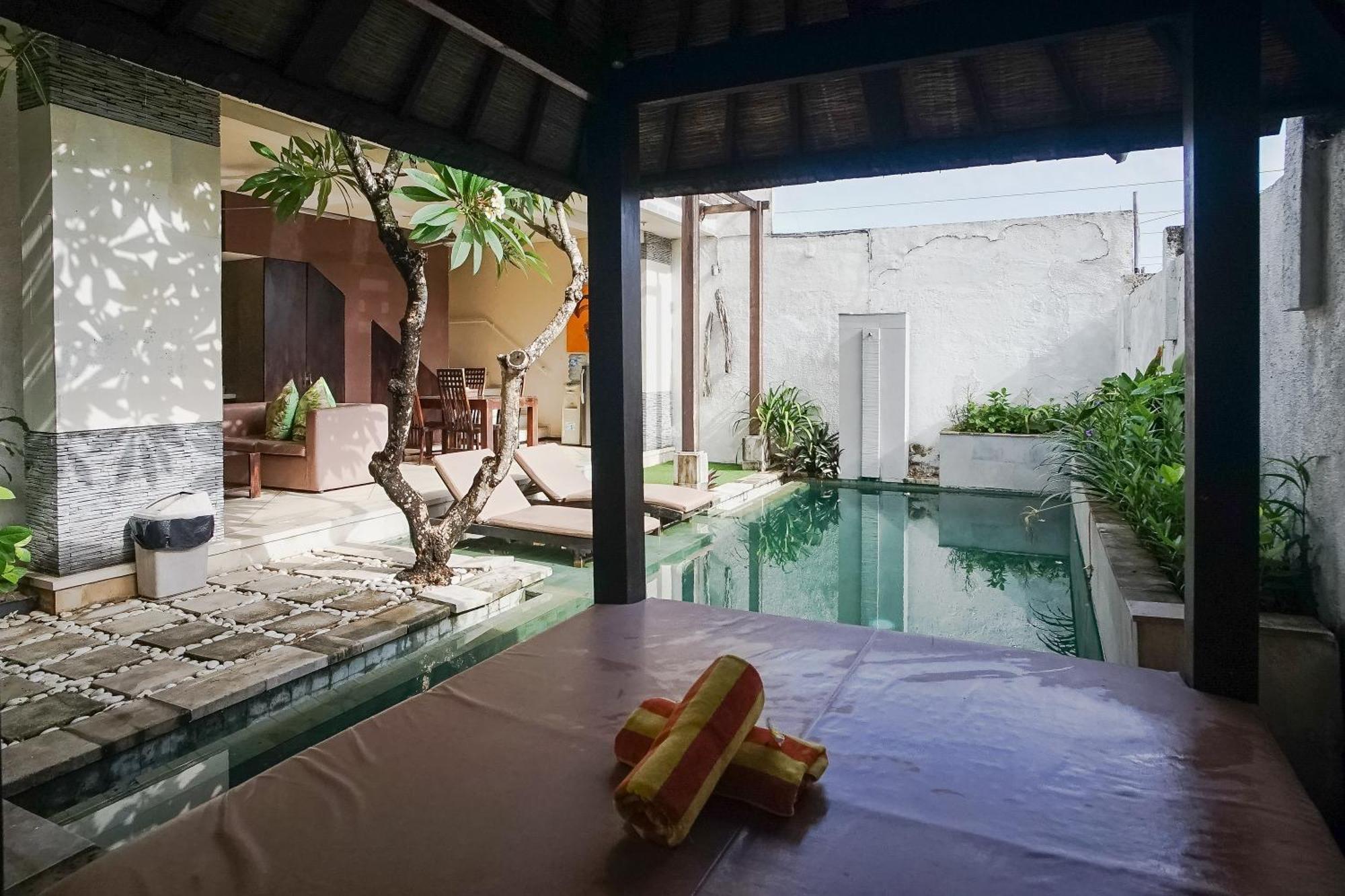 Queen Rose Villa & Spa Jimbaran  Exterior photo