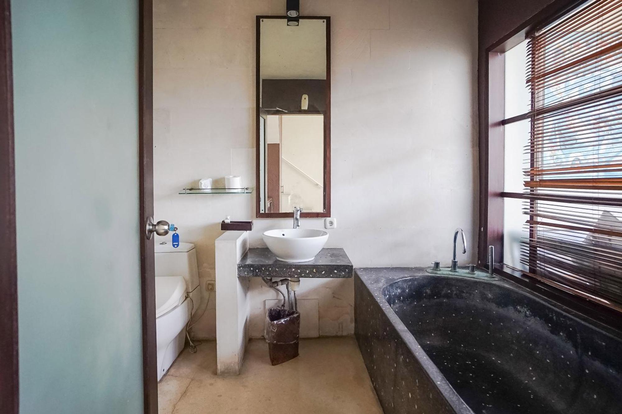 Queen Rose Villa & Spa Jimbaran  Exterior photo