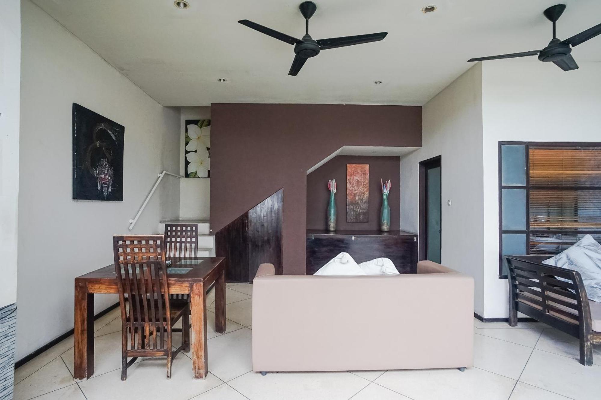 Queen Rose Villa & Spa Jimbaran  Exterior photo