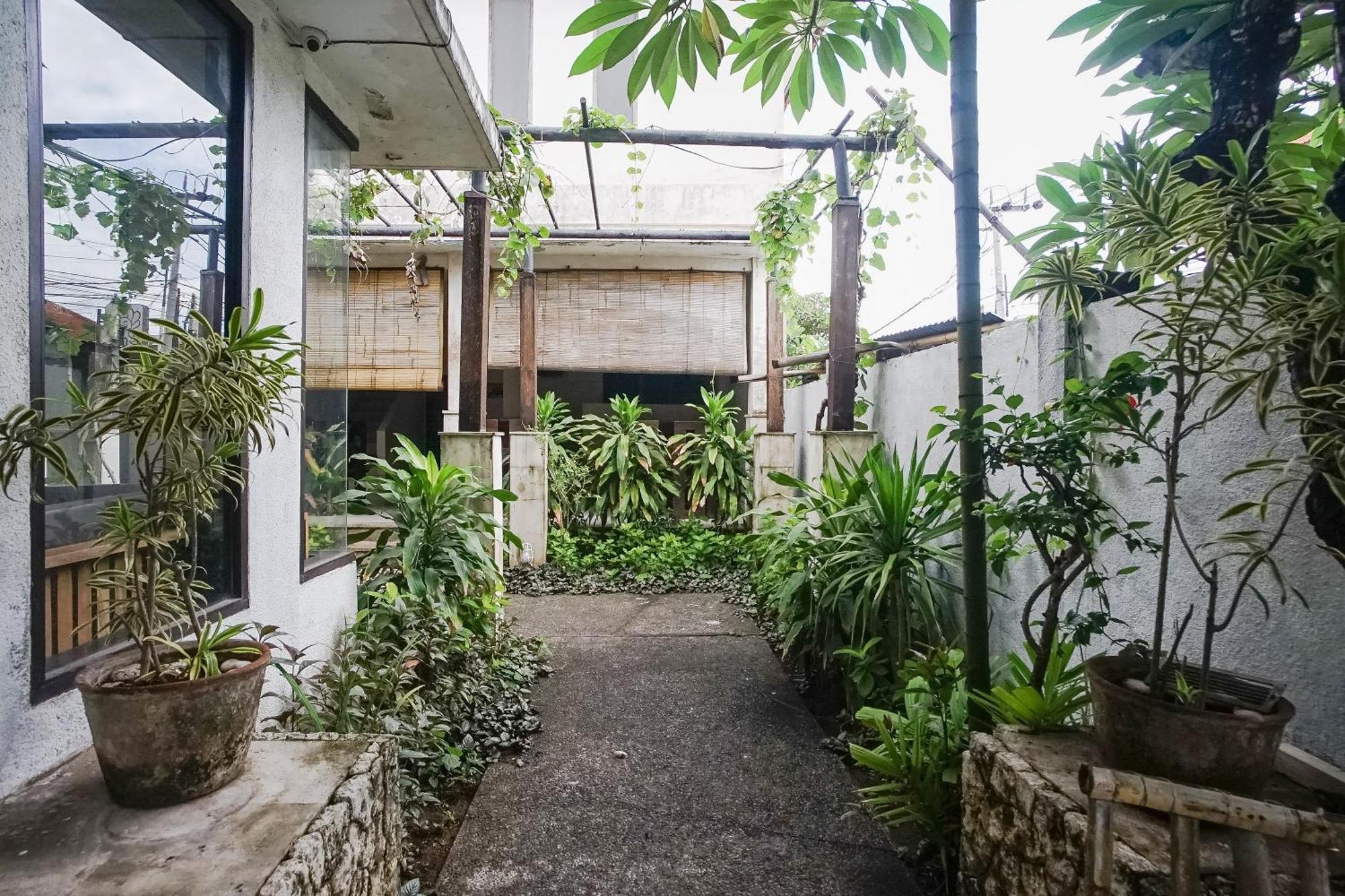 Queen Rose Villa & Spa Jimbaran  Exterior photo