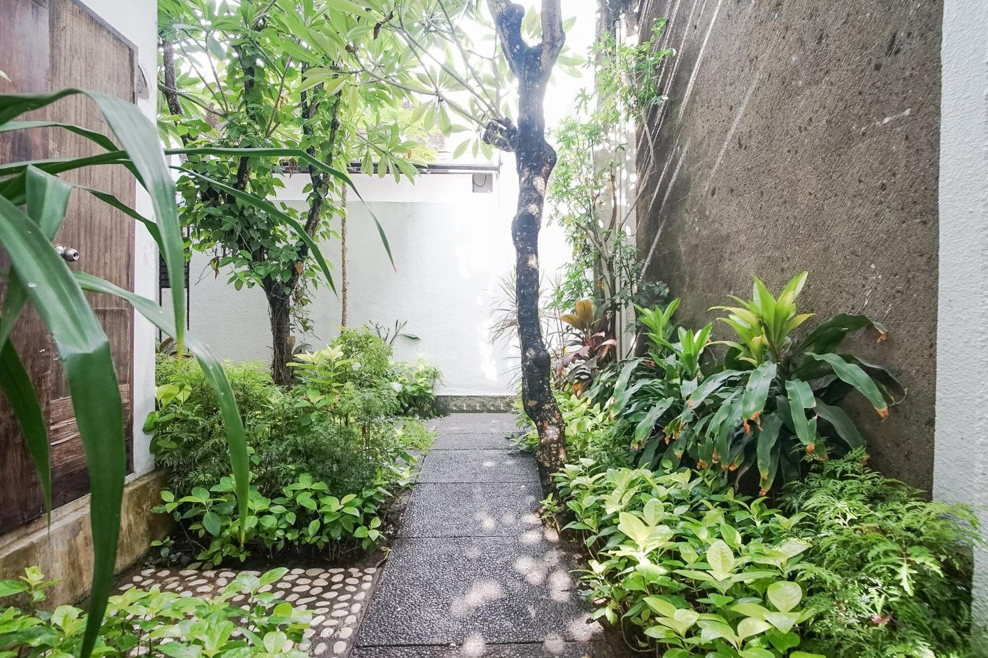 Queen Rose Villa & Spa Jimbaran  Exterior photo